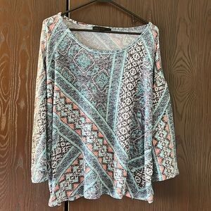 Almost Famous lightweight sweater in Aztec pattern. Size 4X